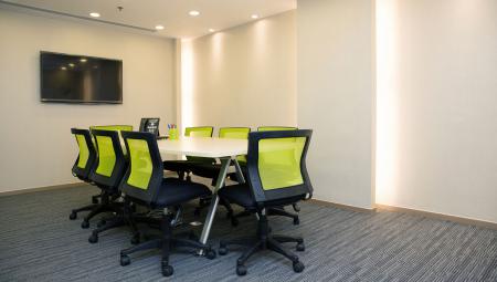 所有服務式辦公室客戶均可以優惠價租用本中心之會議室